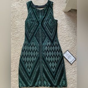 Green and Black Macy’s sequence dress! Size 9! Never worn, bran new with tags!